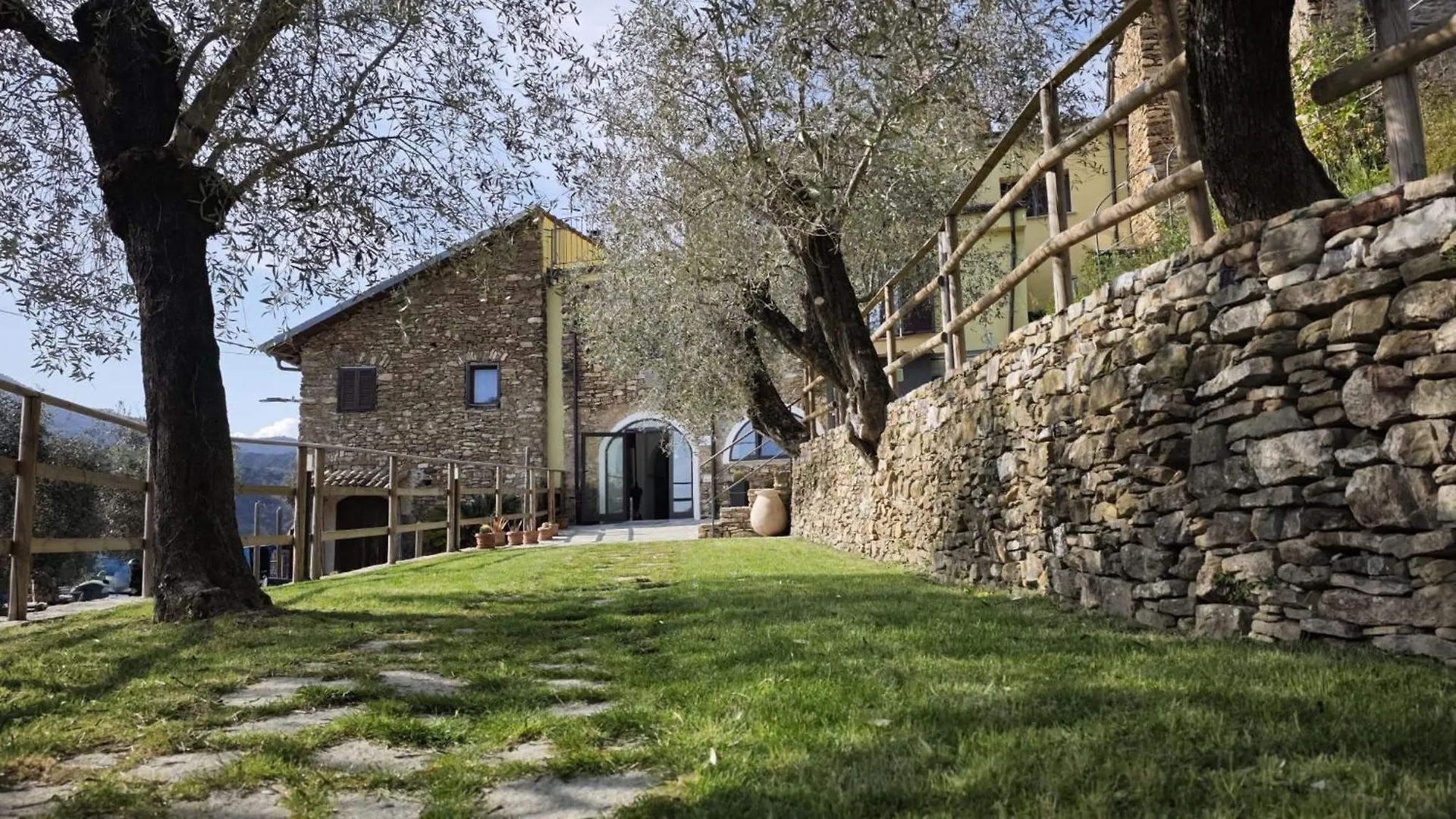 Apartment Appartamento Alba Dachi Farm Andora